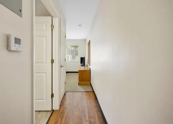Affordable Suites Conover / Hickory