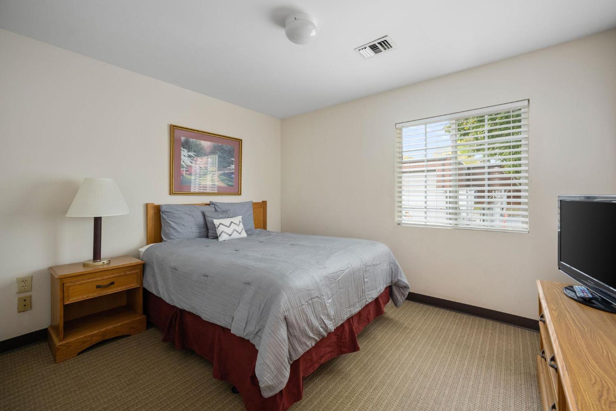 Affordable / Hickory Aparthotel