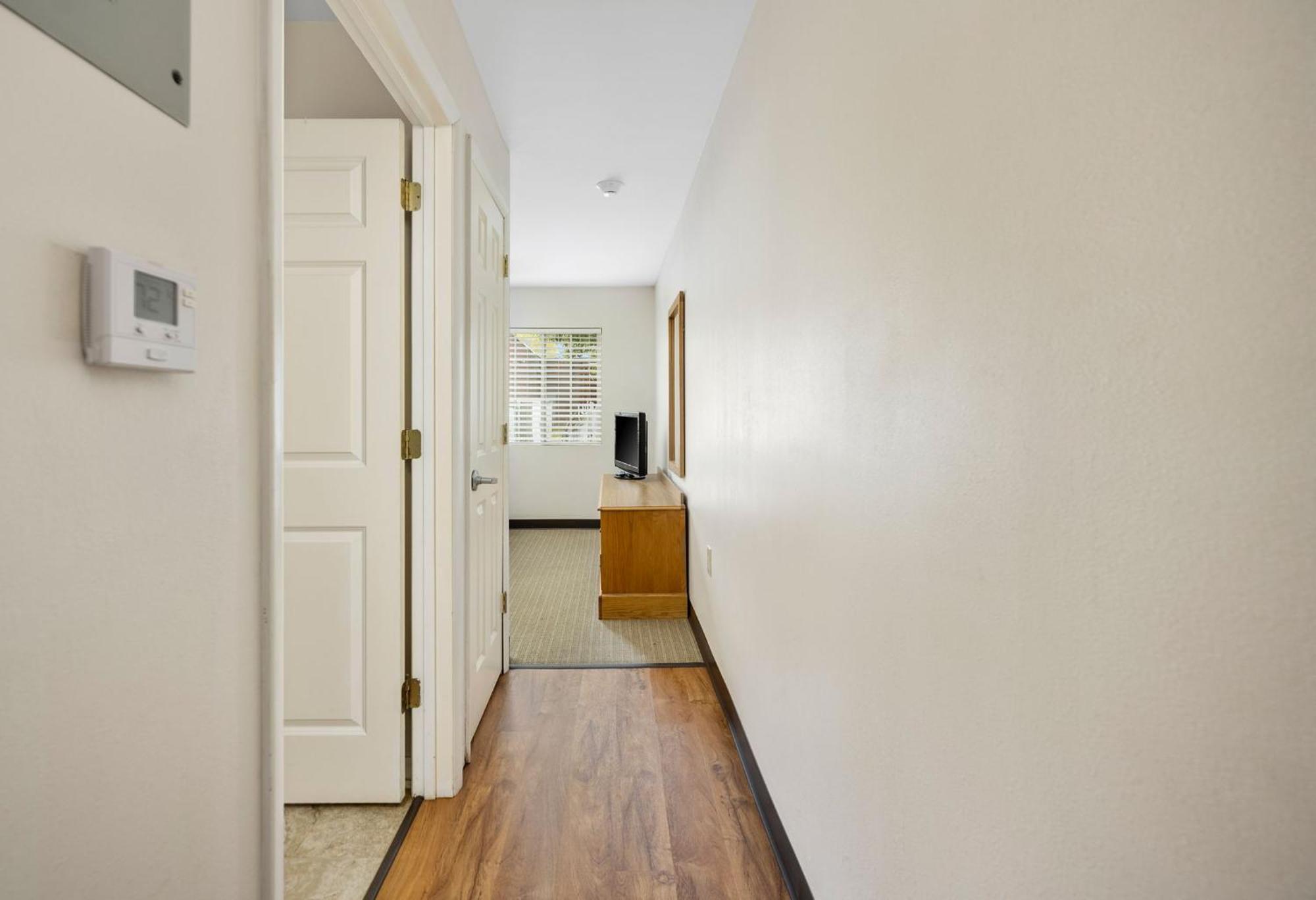 Affordable / Hickory Aparthotel 2*