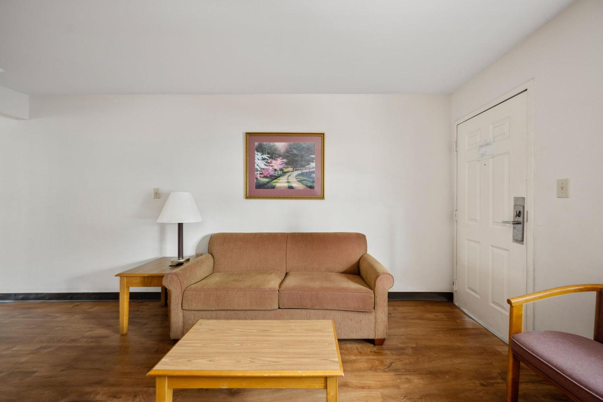 Affordable / Hickory Aparthotel Conover